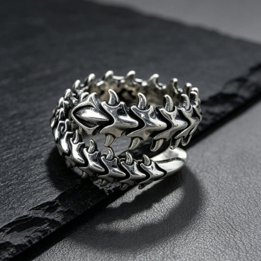Vintage Men's Twisted Dragon-Shaped Ring