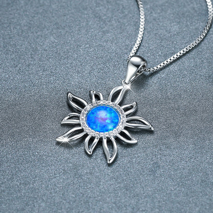 Platinum round blue-white Australian border white diamond sunflower hollow pendant necklace