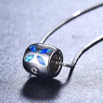 Four-leaf Opal cylinder necklace