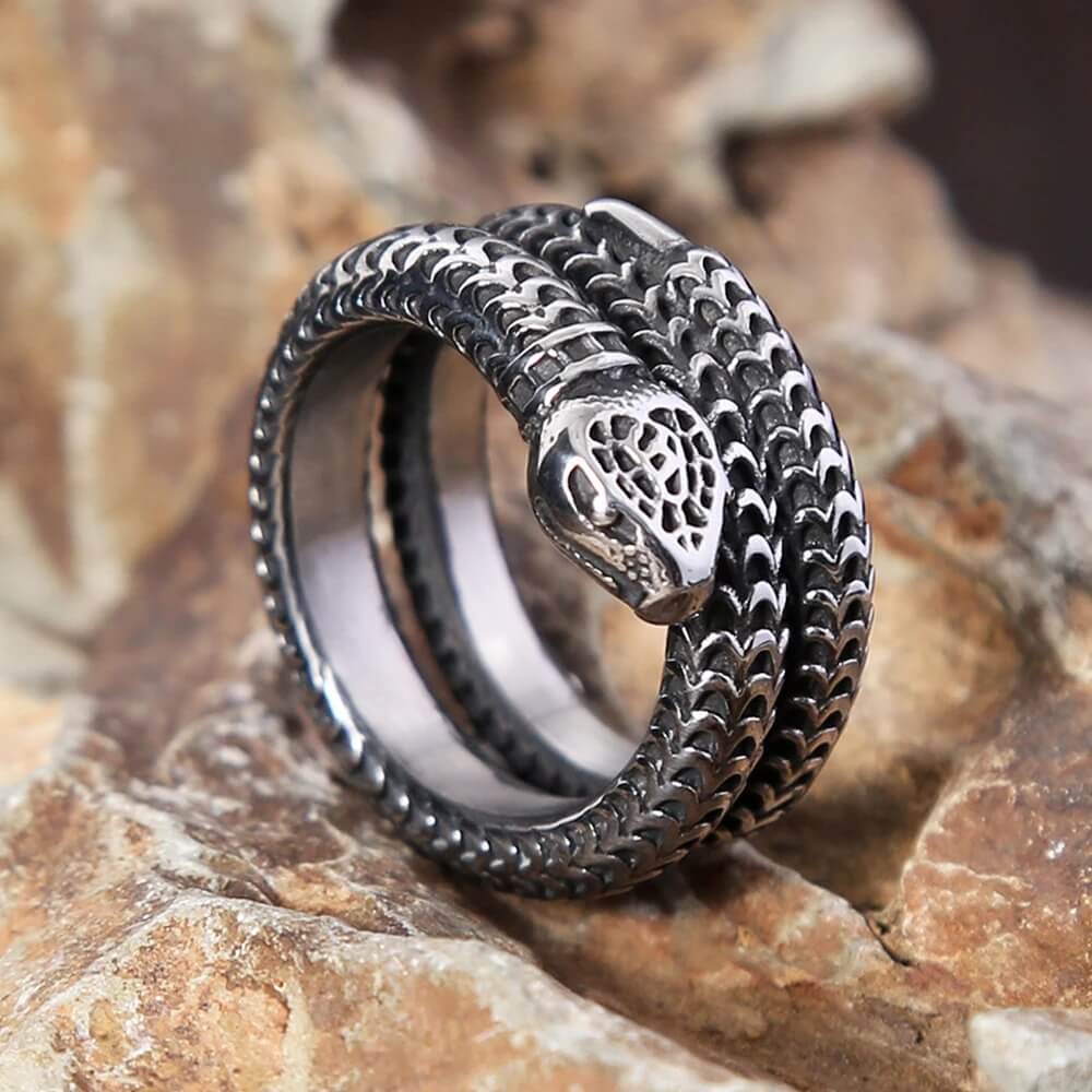 Vintage Stainless Steel Punk 3D Snake Circle Ring for Men