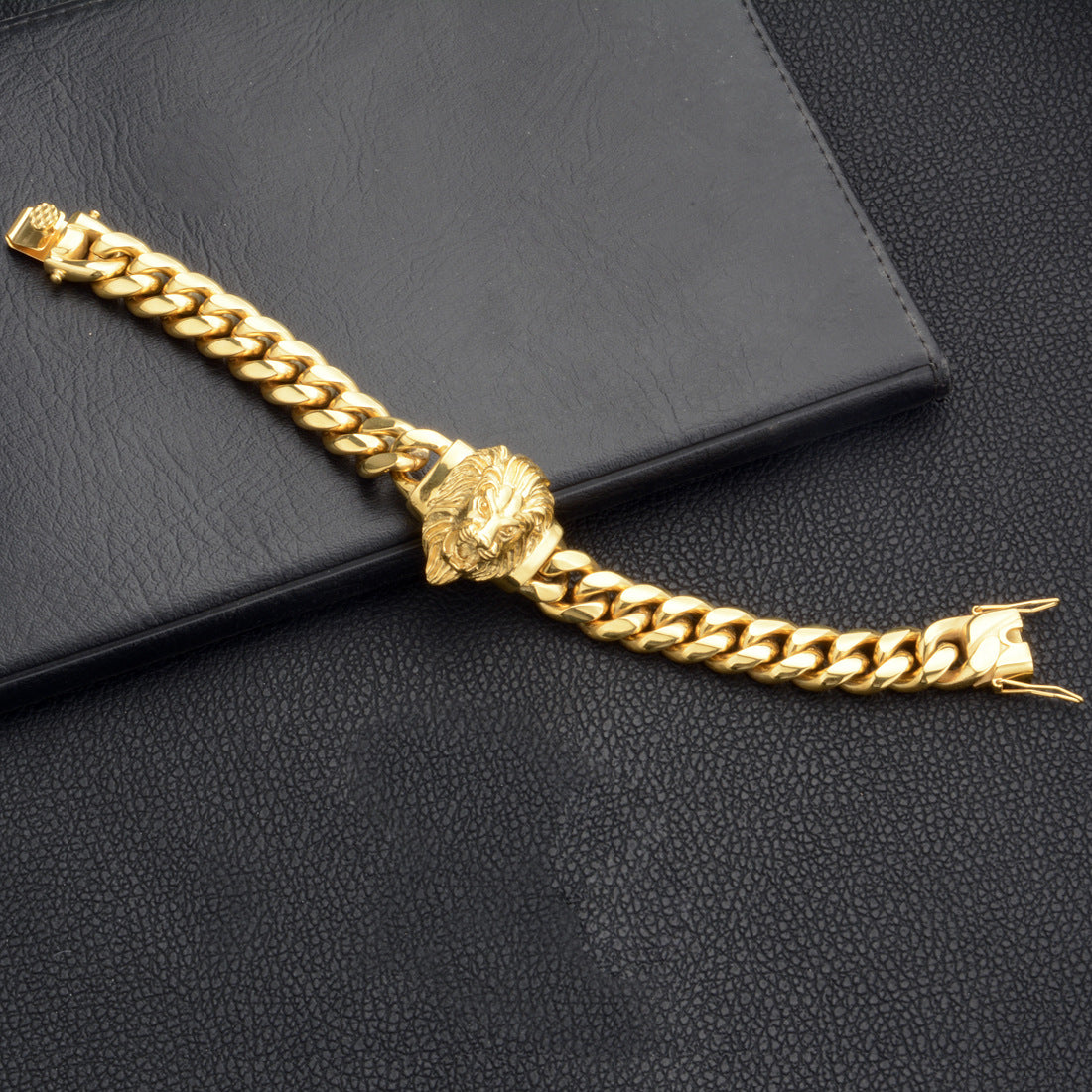 Men’s Cuban Link Bracelet with Lion Head Charm Fashion Hip Hop Stainless Steel Wrist Jewelry