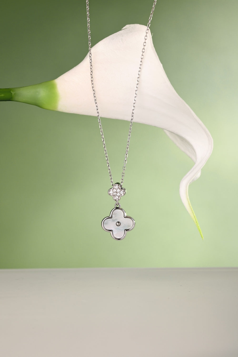 S925 Four-Leaf Clover Necklace, White Round Zirconia & White Mother of Pearl Inlaid Niche Minimalist Jewelry