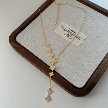 S925 Sterling Silver Four-Leaf Clover Pendant Necklace, White Round Zirconia Inlaid Niche Jewelry with Extension Chain