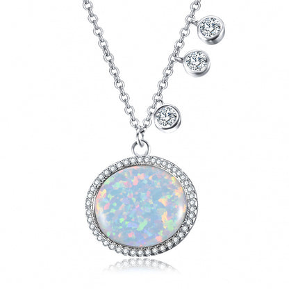 Cold and elegant platinum oval Aubuchon pendant necklace