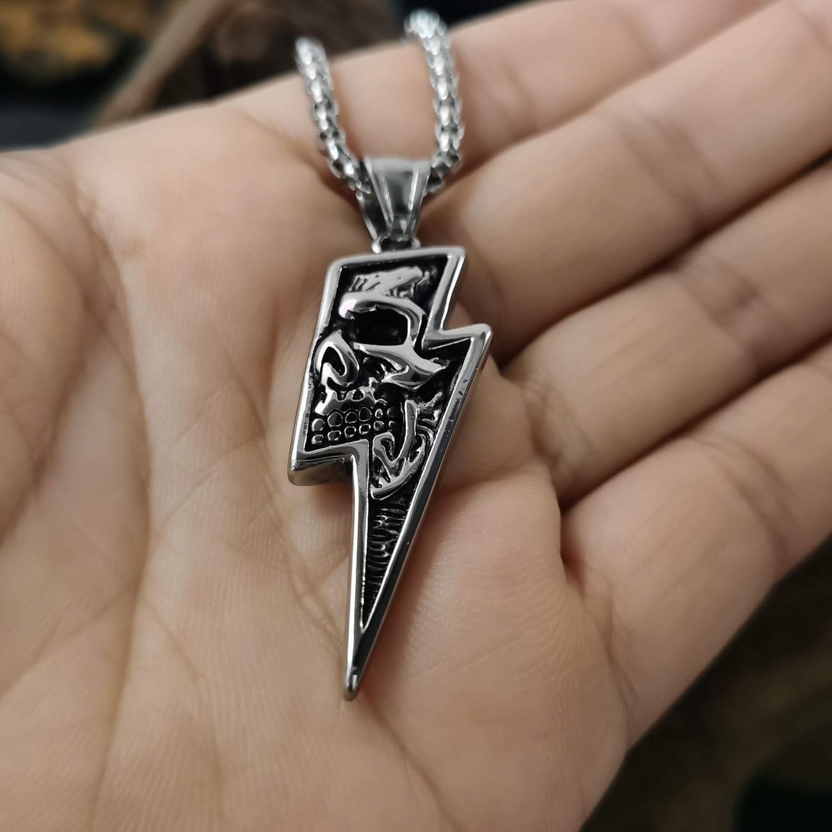 Men's Vintage Lightning Bolt And Skull Pendant Necklace