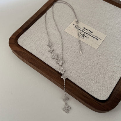 S925 Four-Leaf Clover Pendant Necklace, White Round Zirconia Inlaid Niche Jewelry with Extension Chain