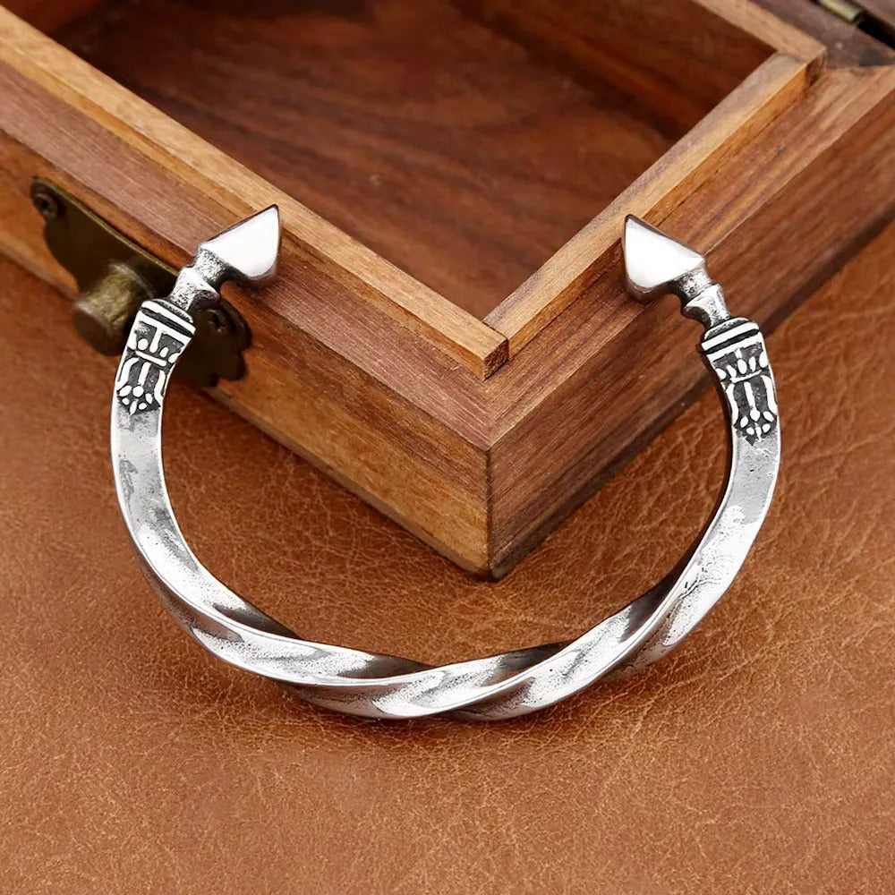 Men's Vintage Twisted Mobius Spear Tip Stainless Steel Open C Cuff Bracelet, Punk Style Buckle Ring Adjustable Retro Bangle
