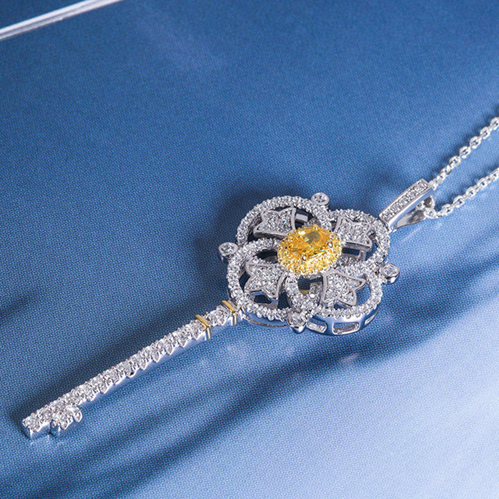 Women's White Gold Yellow Sapphire Four-leaf Clover Key Shape Pendant