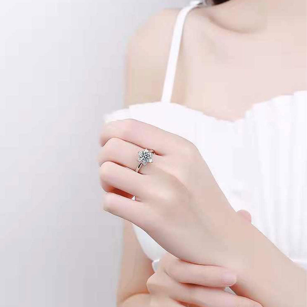 Women's White Gold S925 Flower Shape Moissanite Adjustable Ring