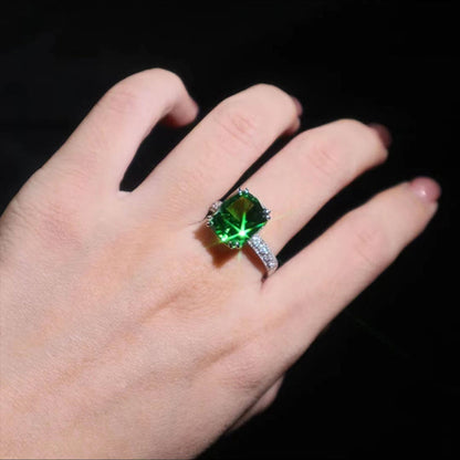 Women's White Gold Bezel Setting Green Gem Retro Adjustable Ring