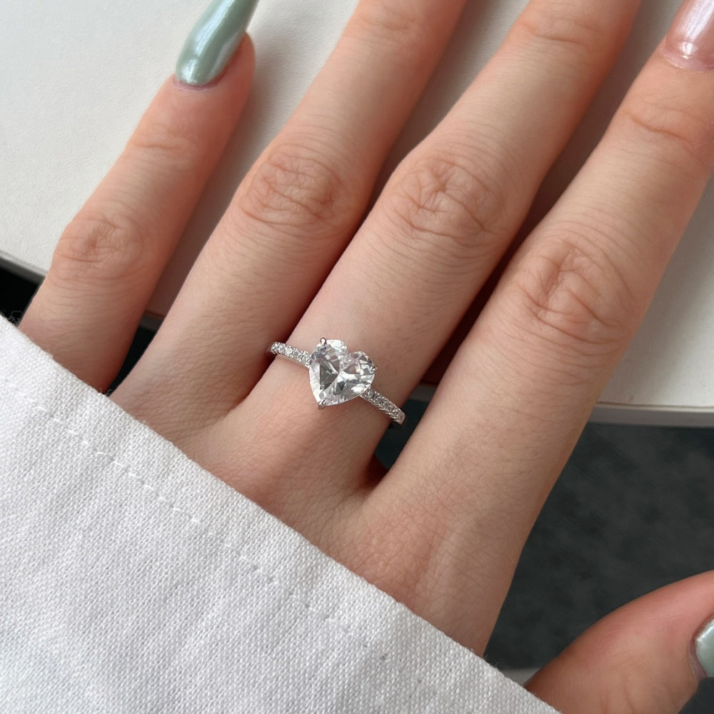 Women's Sparkling Heart Zirconia Ring With Round Accent Zirconia, S925 with White Gold Plating
