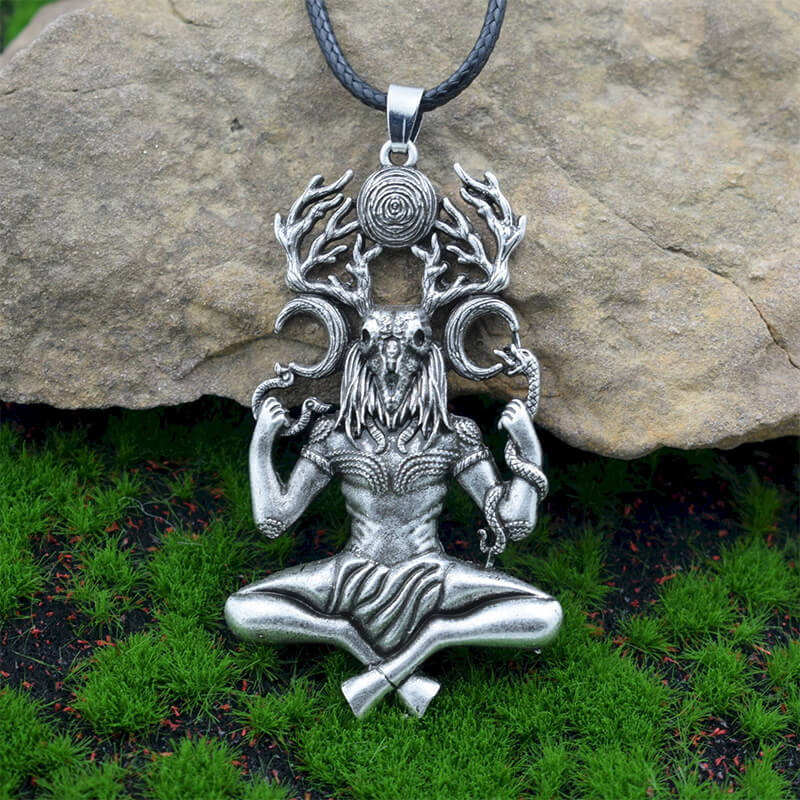 Men's Retro Skull Wendigo Pendant Necklace