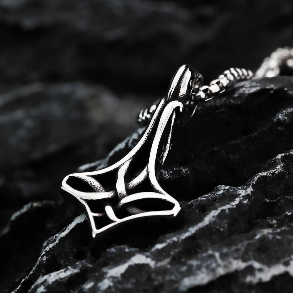 Vintage Men's Pendant Stainless Steel Viking Hollow Irish Love Knot Necklace