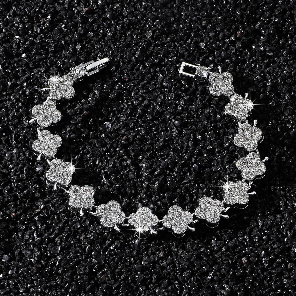 Hip-Hop Classic Floral Pattern Stitching Chain Bracelet