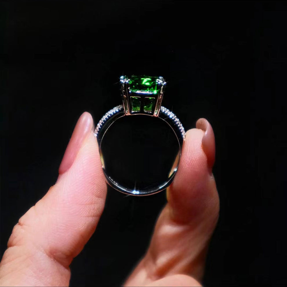 Women's White Gold Bezel Setting Green Gem Retro Adjustable Ring