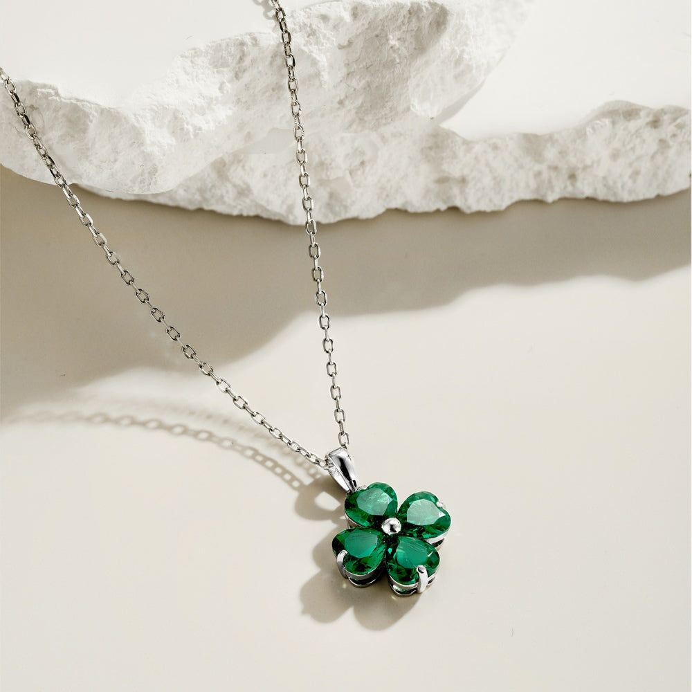 S925  Necklace, Inlaid Green Heart CZ and Four-Leaf Clover Round Beads, Niche Minimalist Versatile Jewelry