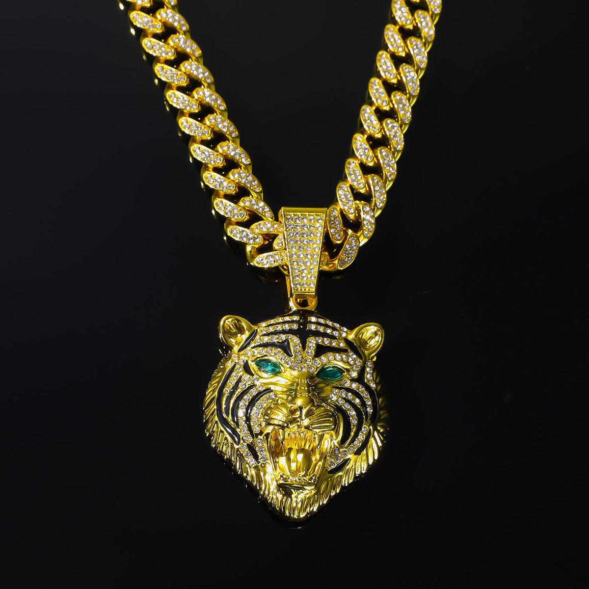 Hip-Hop Green-Eyed Lion Head Cuban Chain Pendant Necklace