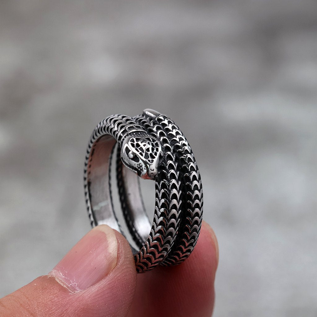 Vintage Stainless Steel Punk 3D Snake Circle Ring for Men