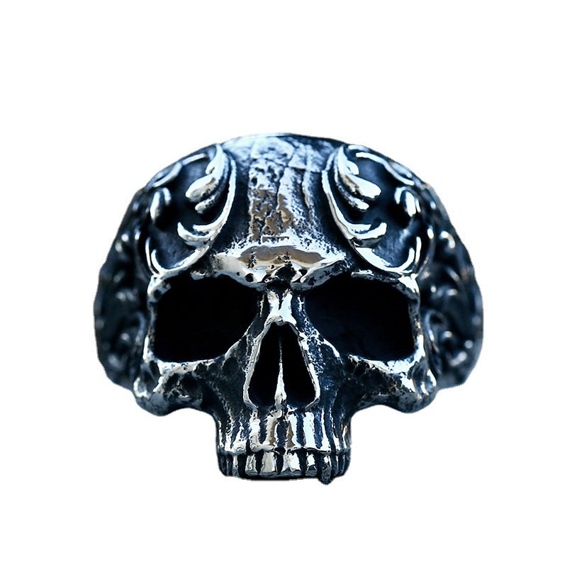 Men's punk-style bold and individualistic skull ring